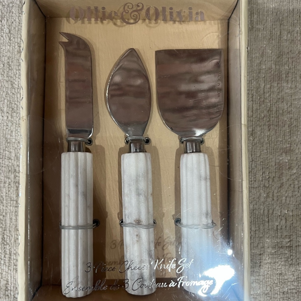 New! Ollie & Olivia Silver and Marble Cheeseโ Knife Set